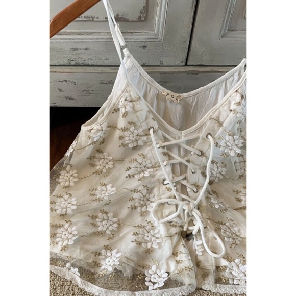 POL Cream Embroidered Floral Lace Cropped Cami Top - Picture 4 of 8